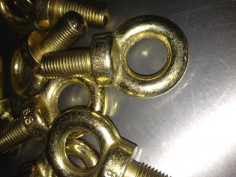 Œillet pour Fixation Harnais à Mousqueton