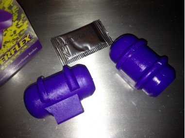 Silent Blocs Extérieurs Barre Stabilisatrice Powerflex diam. 23mm Clio Williams / Clio 2 RS / 19 16s (x2) - PFF60-207-23