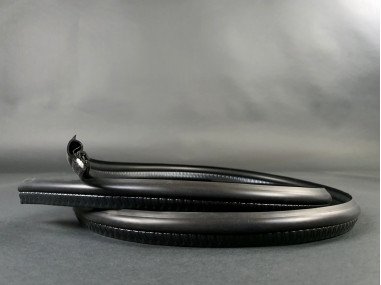 Joint entre Capot et Traverse Avant 5 Gt Turbo - 77 00 682 274 - 7700682274