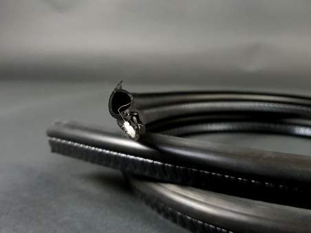 Joint entre Capot et Traverse Avant 5 Gt Turbo - 77 00 682 274 - 7700682274