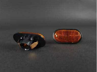 Répétiteurs Latéraux Oranges Contour Noir Clio 16s / Williams (x2)