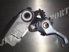 Support Intermédiaire d’Échappement Clio 3 RS - 20 65 156 99R - 206515699R