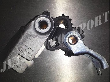 Support Intermédiaire d’Échappement Clio 3 RS - 20 65 156 99R - 206515699R