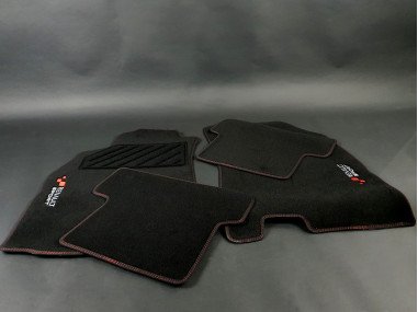 Tapis de Sol Renault Sport Broderies Rouges Spécifiques Megane 3 RS - 82 01 491 493 - 8201491493