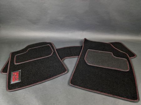 Tapis de Sol Broderie Rouge 5 Gt Turbo (av + ar)