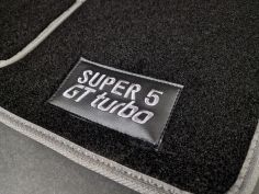 Tapis de Sol Broderie Grise 5 Gt Turbo (av + ar) 2